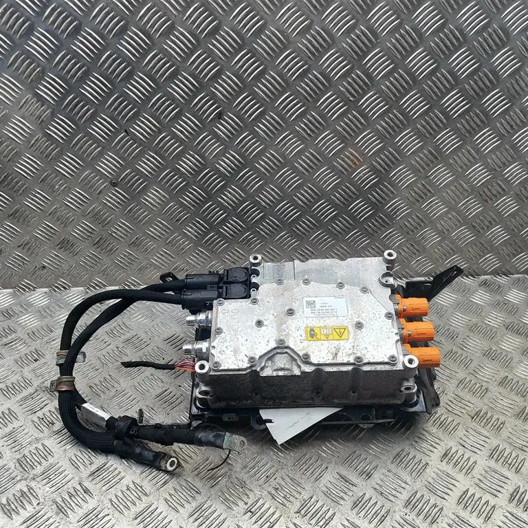 Invertors (sprieguma pārveidotājs) A2435404415