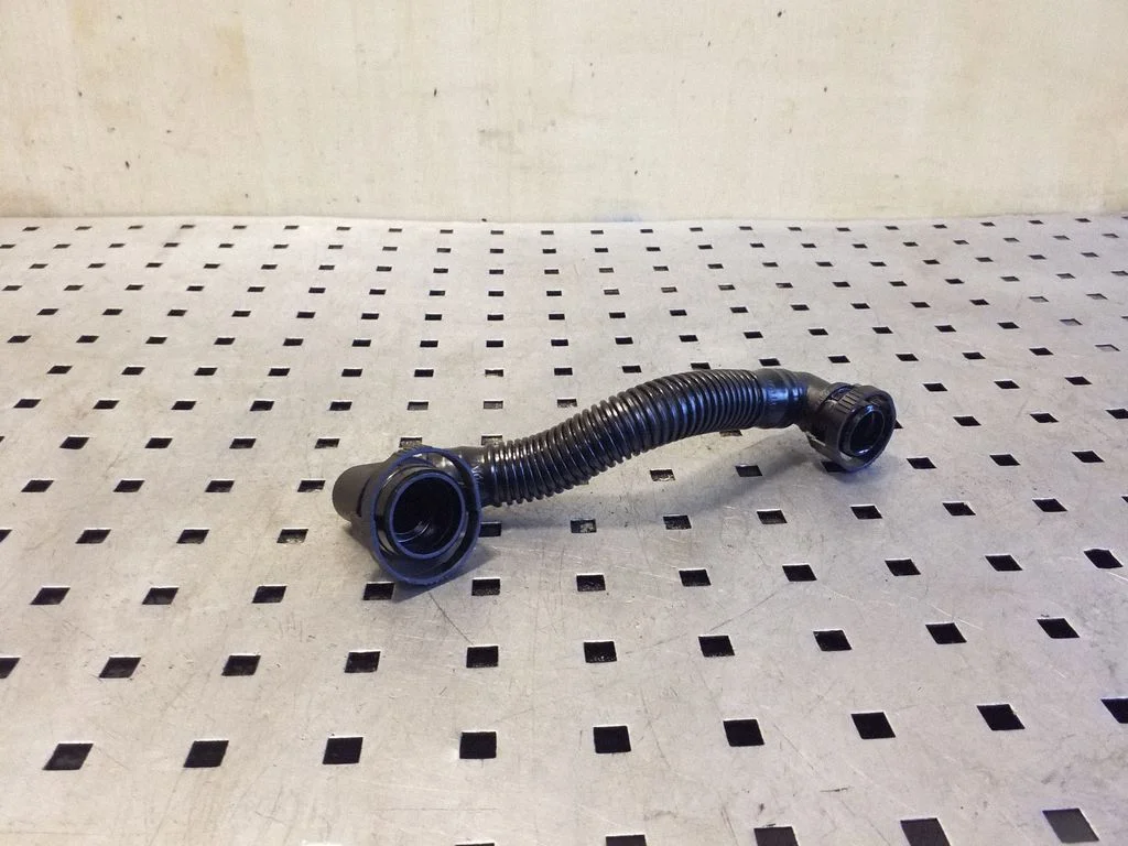 Breather/breather pipe/hose – Audi Q7 4L (2005-2015)