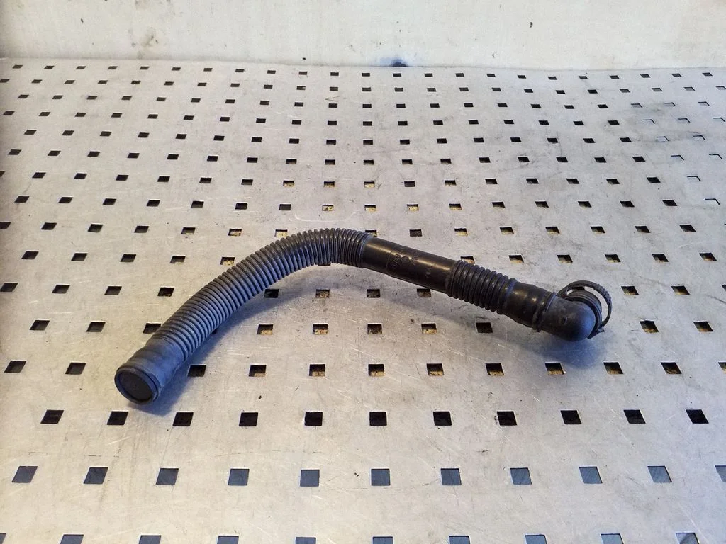 Breather/breather pipe/hose 1K0129637D