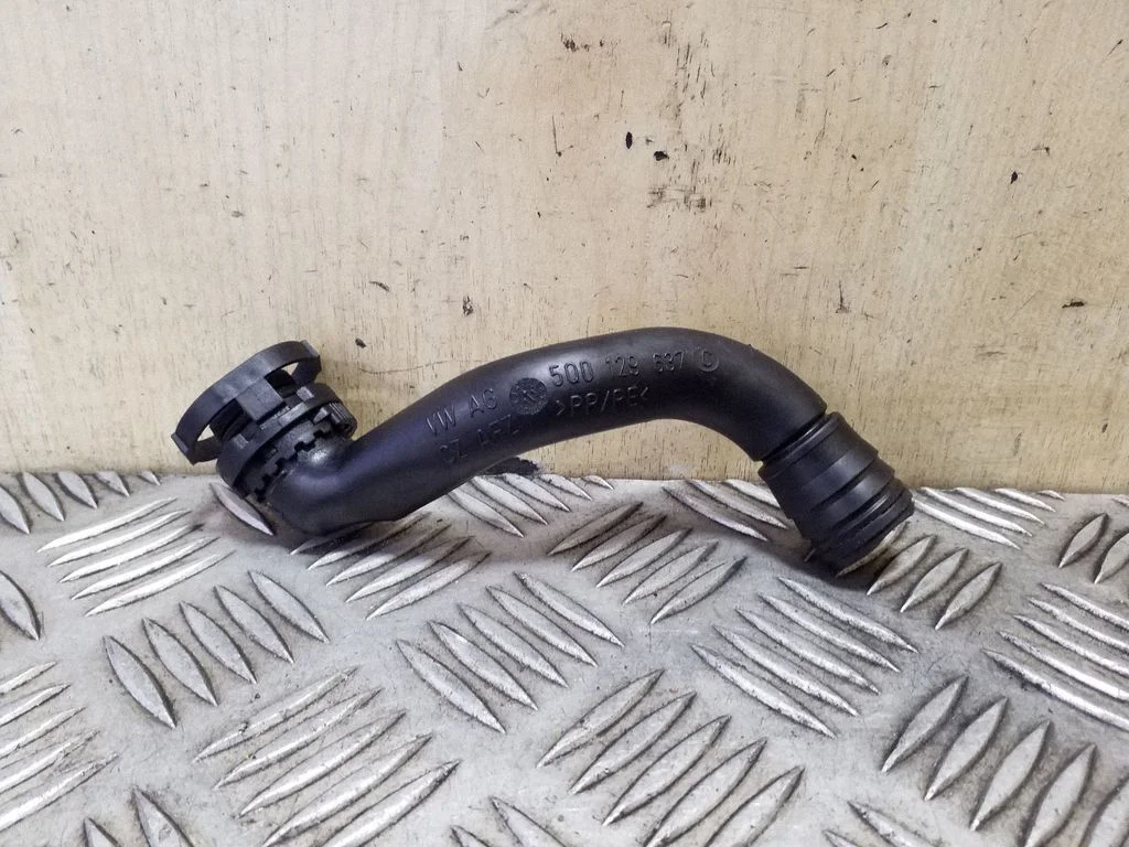 Breather/breather pipe/hose – Skoda Octavia Mk3 (5E) (2013-2019)