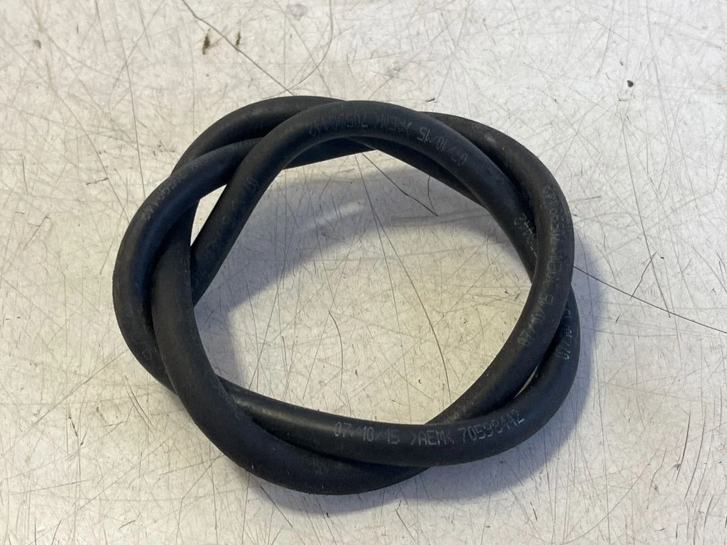 Vacuum line/pipe/hose 70598442