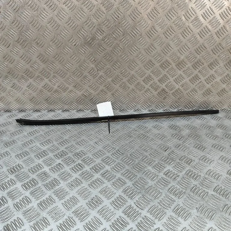 Vējstikla apdare 95555932700