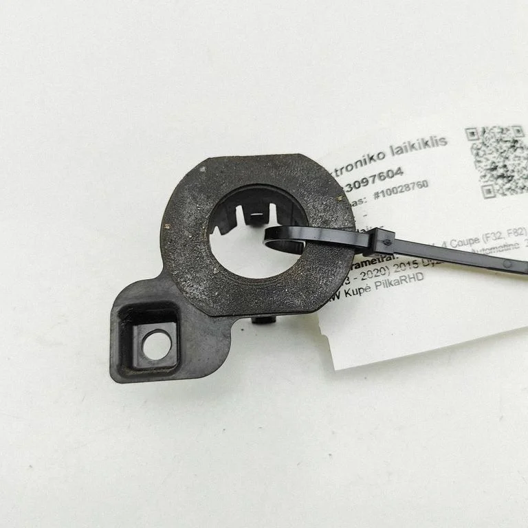 Eesmise parkimisanduri (PDC) hoidik 7428729