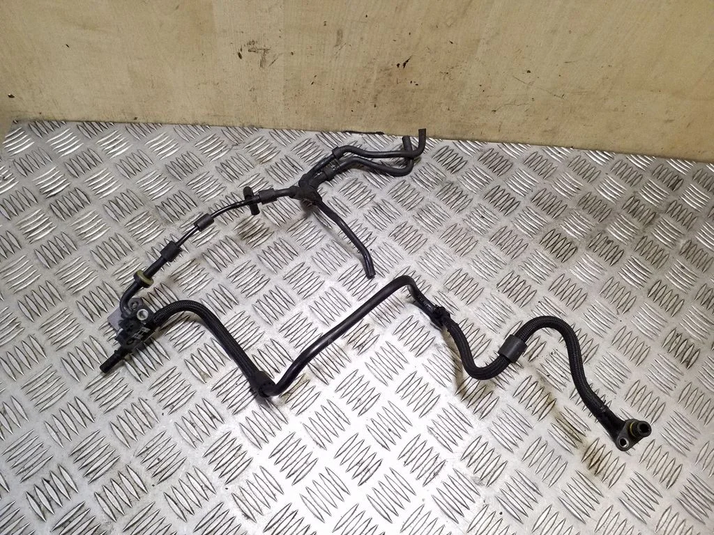 Vacuum line/pipe/hose 04L129456E