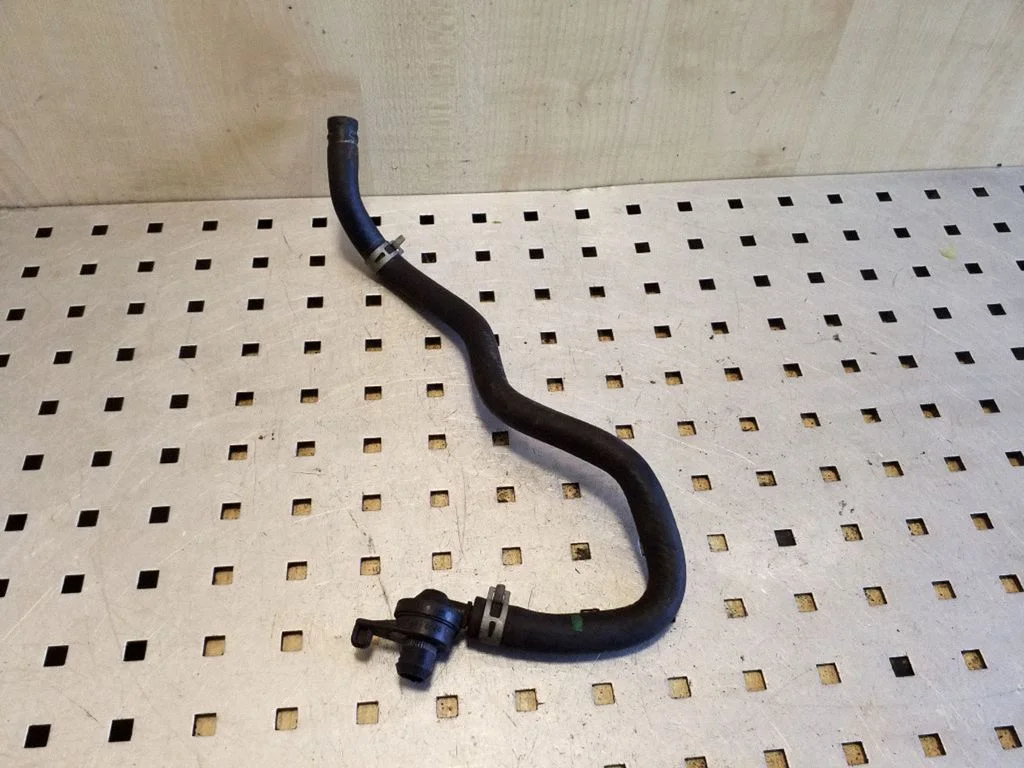Vacuum line/pipe/hose – Toyota Avensis T270 (2009-2012)