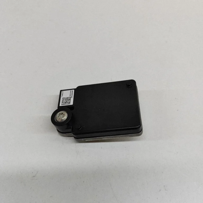 Distronic sensor radar – Tesla Model Y (2020-)