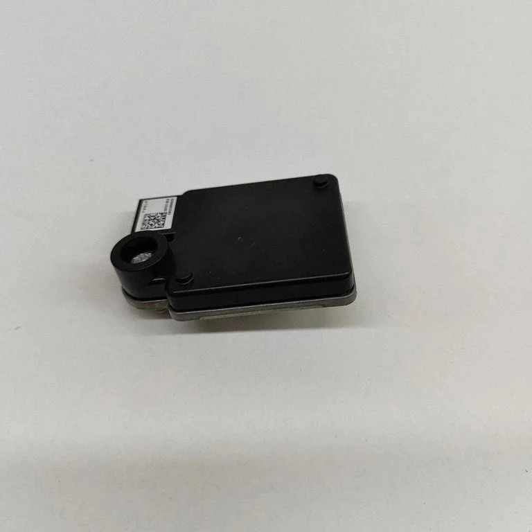Distronic sensor radar – Tesla Model Y (2020-)