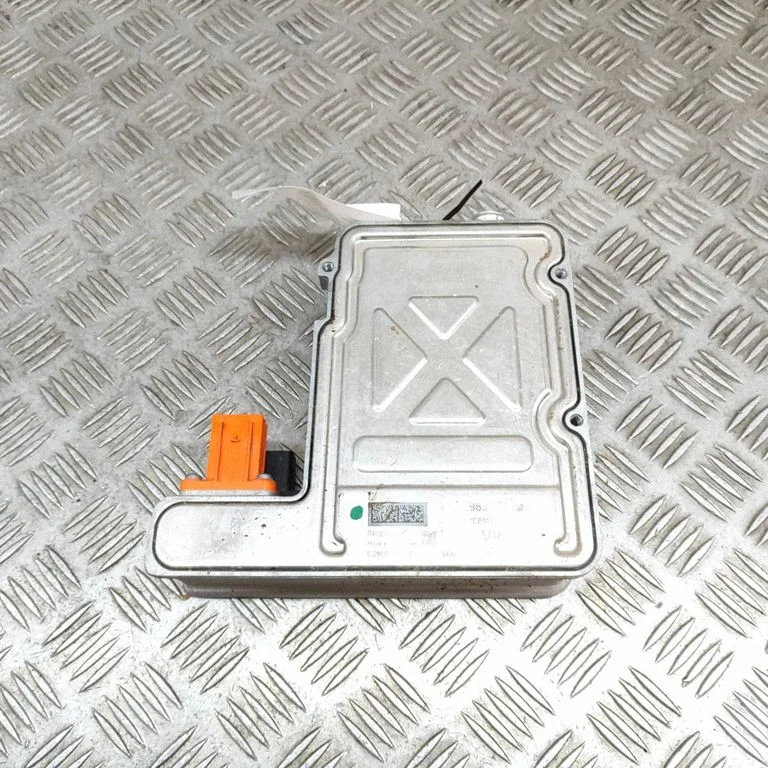 Hibrido/ elektromobilio akumuliatorius aušintuvas (ventiliatorius)
