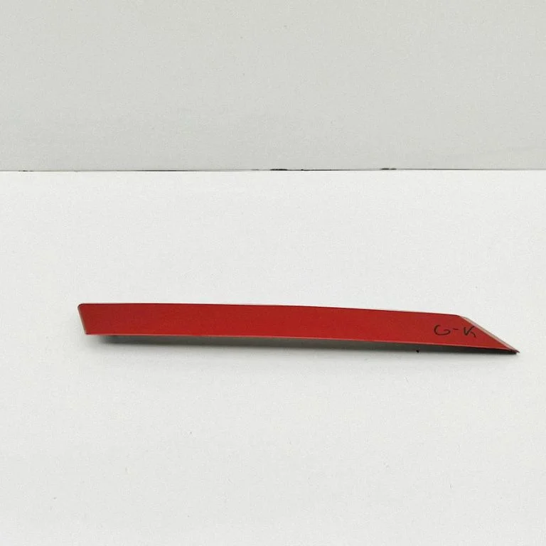 Moldings uz aizmugurējā spārna 31448959