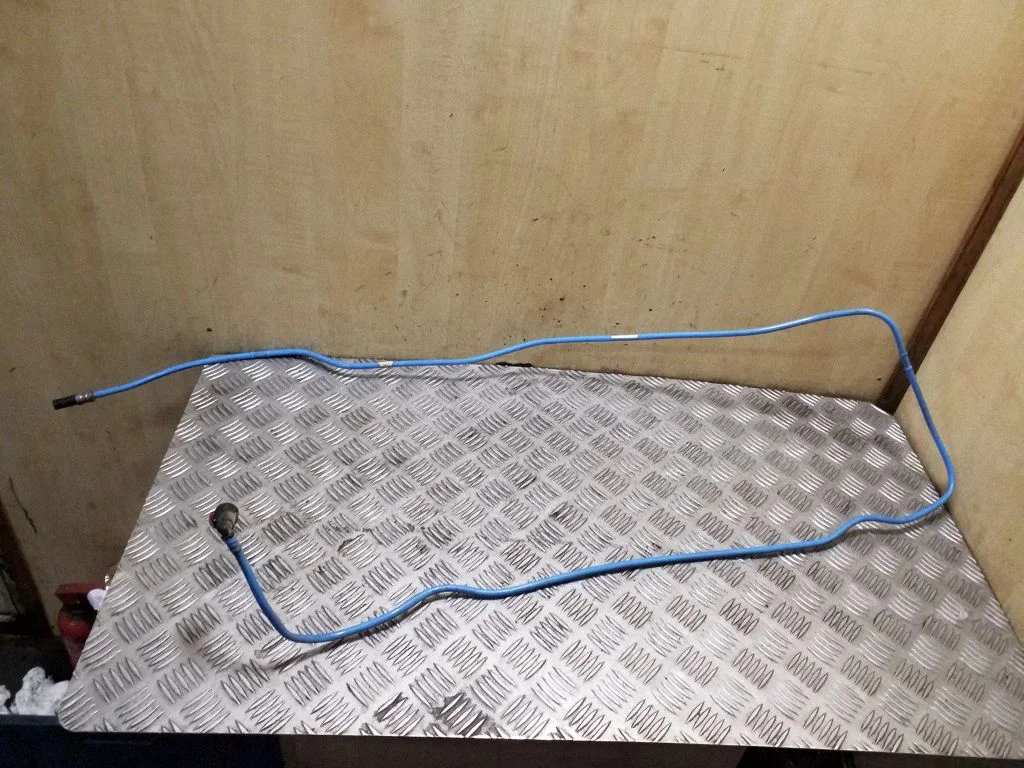Fuel line/pipe/hose 7205304