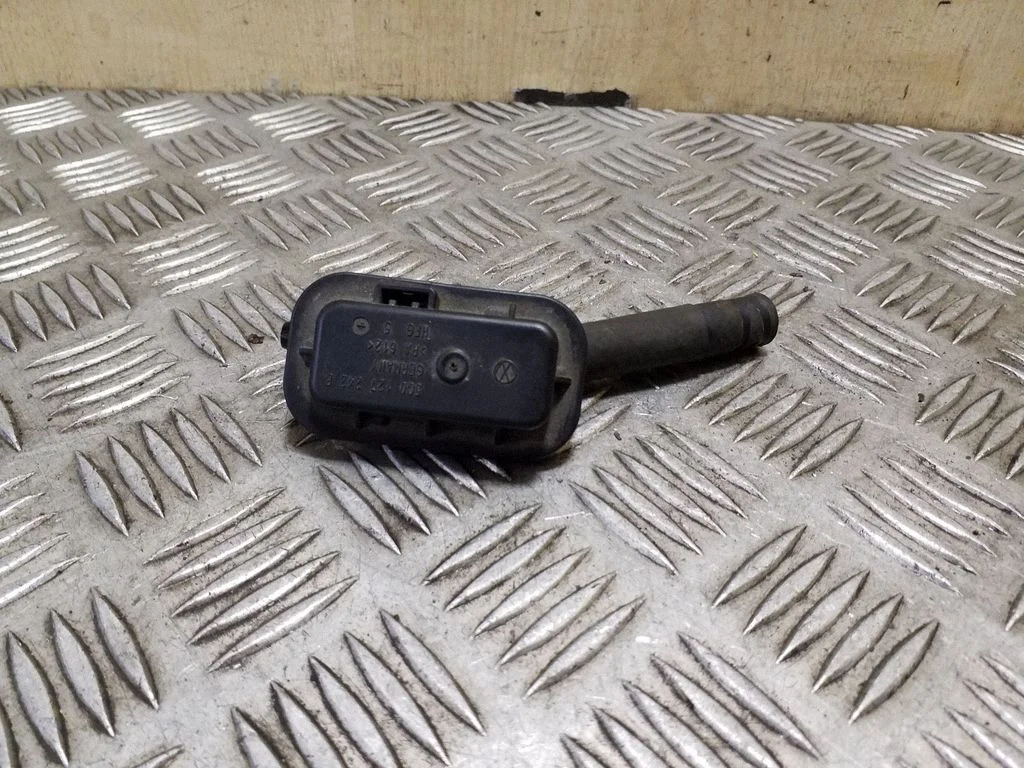 Fuel line/pipe/hose 5Q0127242B