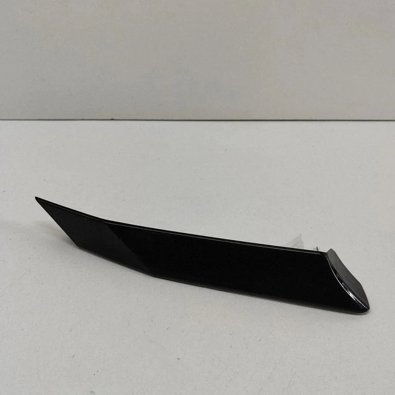 Moldings uz aizmugurējā spārna 6279242030