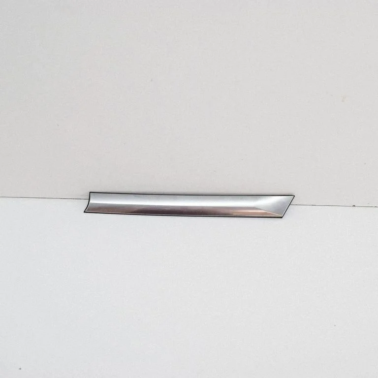 Moldings uz aizmugurējā spārna 87860R2000
