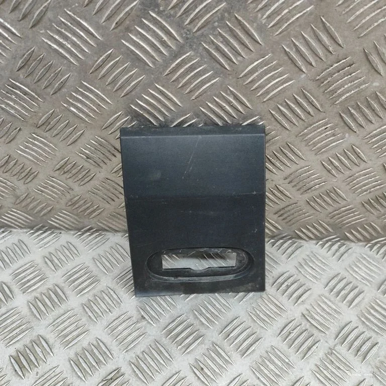 Moldings uz aizmugurējā spārna A9066903362