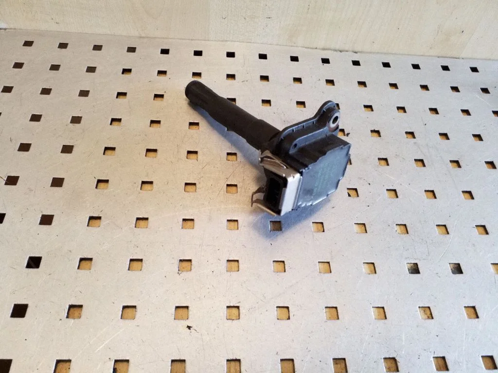 High voltage ignition coil 0040100013