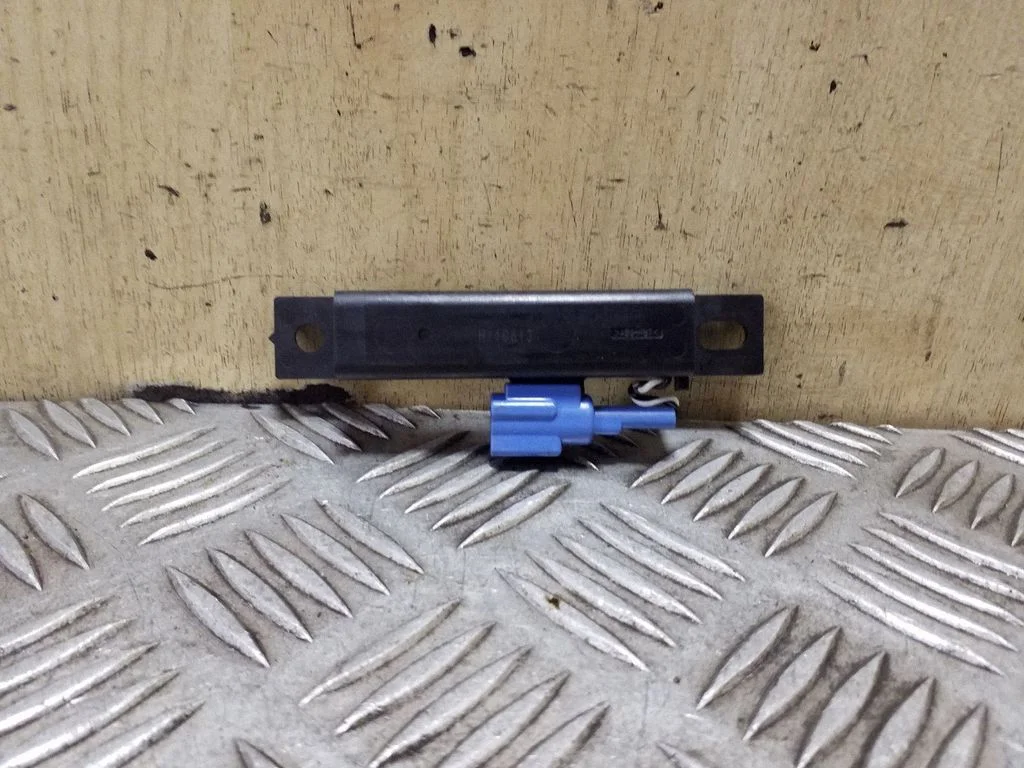 Antena wewnętrzna systemu komfortu – Nissan Juke I F15 (2010-2018)