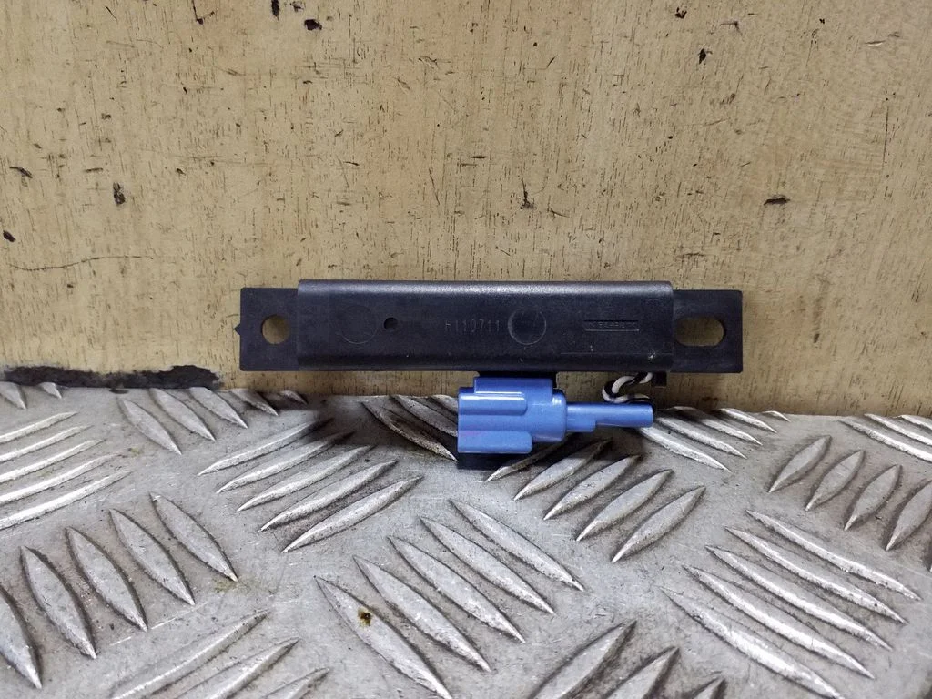Antena wewnętrzna systemu komfortu – Nissan Juke I F15 (2010-2018)