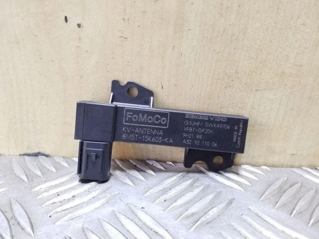 Interior comfort aerial antenna 8M5T15K603KA