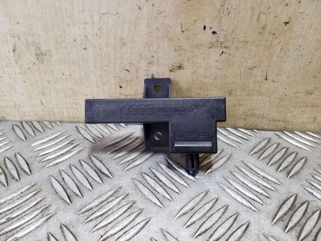 Interior comfort aerial antenna 8K0907247