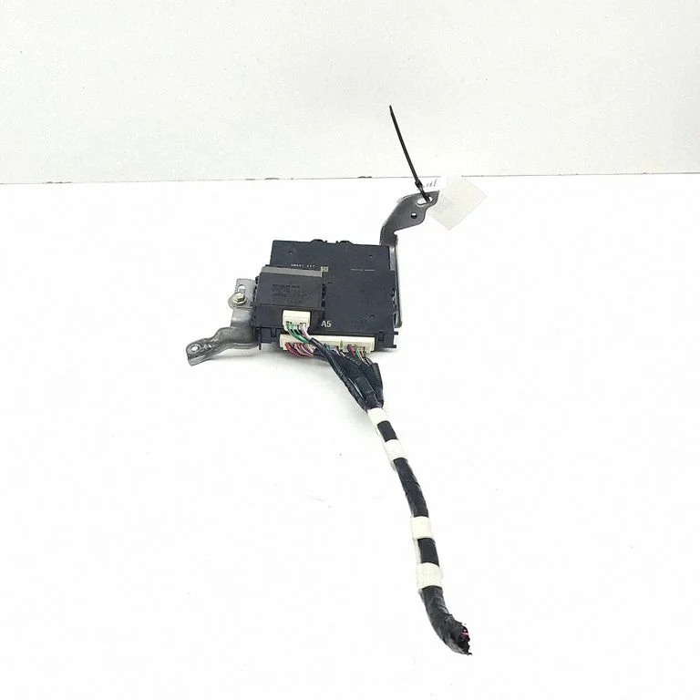 Bezatslēgas sistēmas KESSY (keyless) vadības bloks/modulis 8999060A50