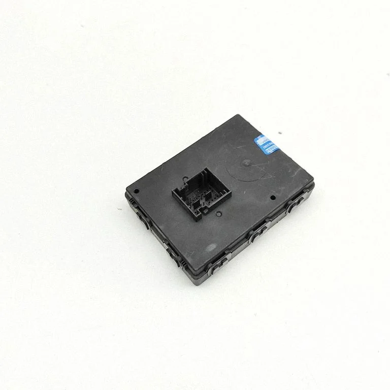 Bezatslēgas sistēmas KESSY (keyless) vadības bloks/modulis 5ZA011460