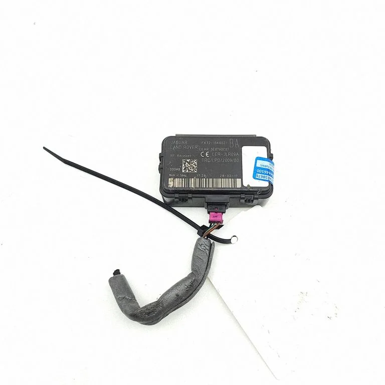 Võtmeta süsteemi KESSY (keyless) juhtplokk/moodul FK7215K602BA