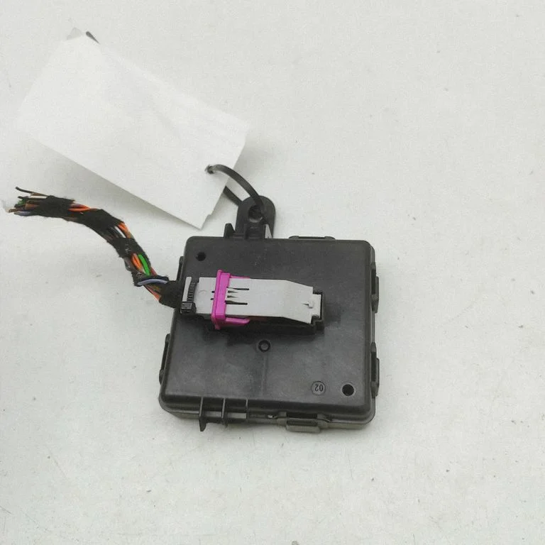 Võtmeta süsteemi KESSY (keyless) juhtplokk/moodul 5WA959436Q