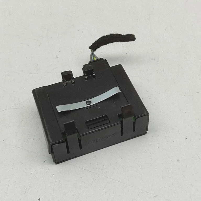 Võtmeta süsteemi KESSY (keyless) juhtplokk/moodul 13587438 – Chevrolet Corvette C7 (2014-2019)