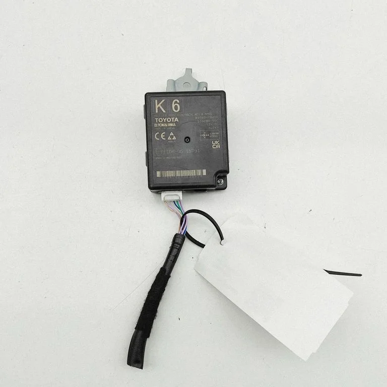 Võtmeta süsteemi KESSY (keyless) juhtplokk/moodul 61G280000 – Lexus NX (2021-)