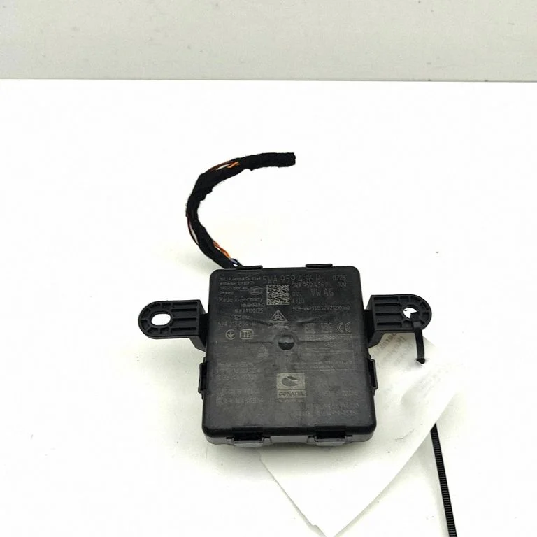 Bezatslēgas sistēmas KESSY (keyless) vadības bloks/modulis 5ZA013854