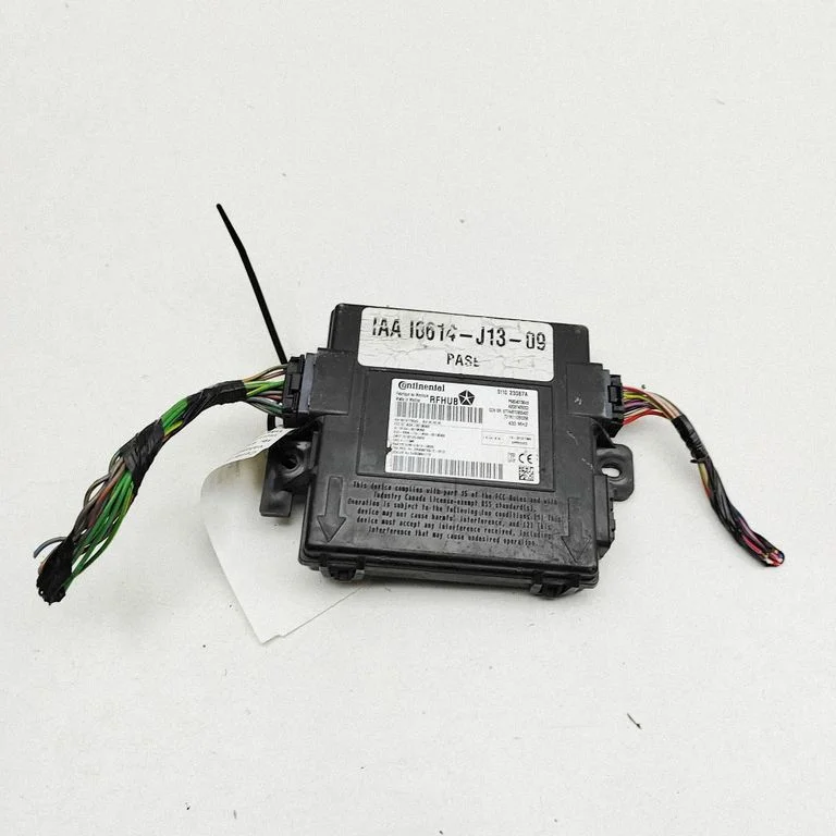Võtmeta süsteemi KESSY (keyless) juhtplokk/moodul 68240158AB