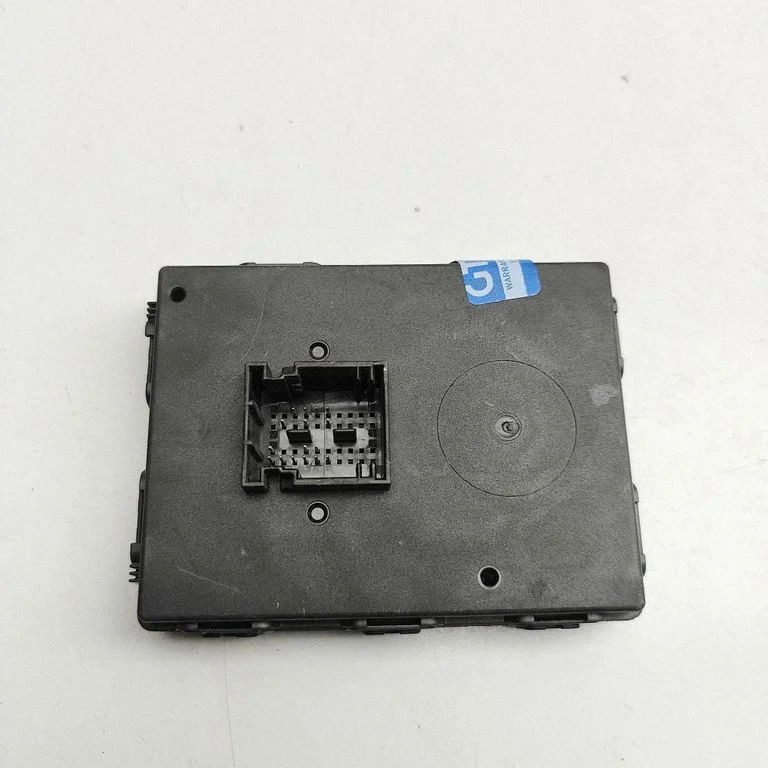 Bezatslēgas sistēmas KESSY (keyless) vadības bloks/modulis 5ZA011460