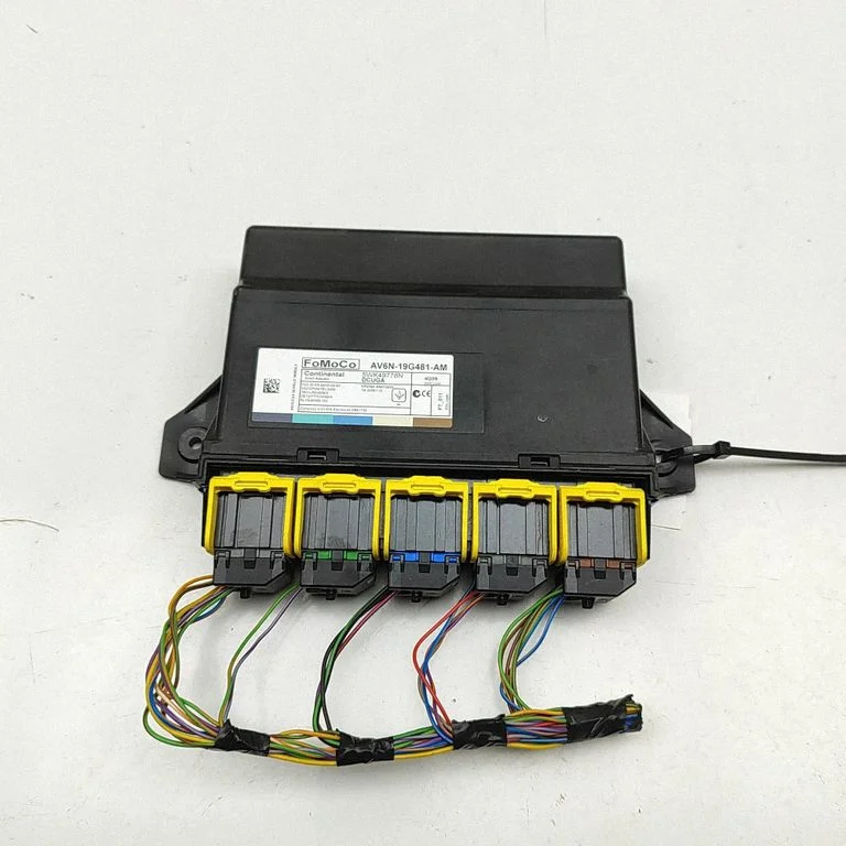 Bezatslēgas sistēmas KESSY (keyless) vadības bloks/modulis 5WK49778N