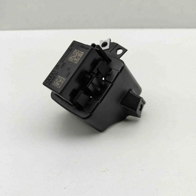 Võtmeta süsteemi KESSY (keyless) juhtplokk/moodul 4H0909131