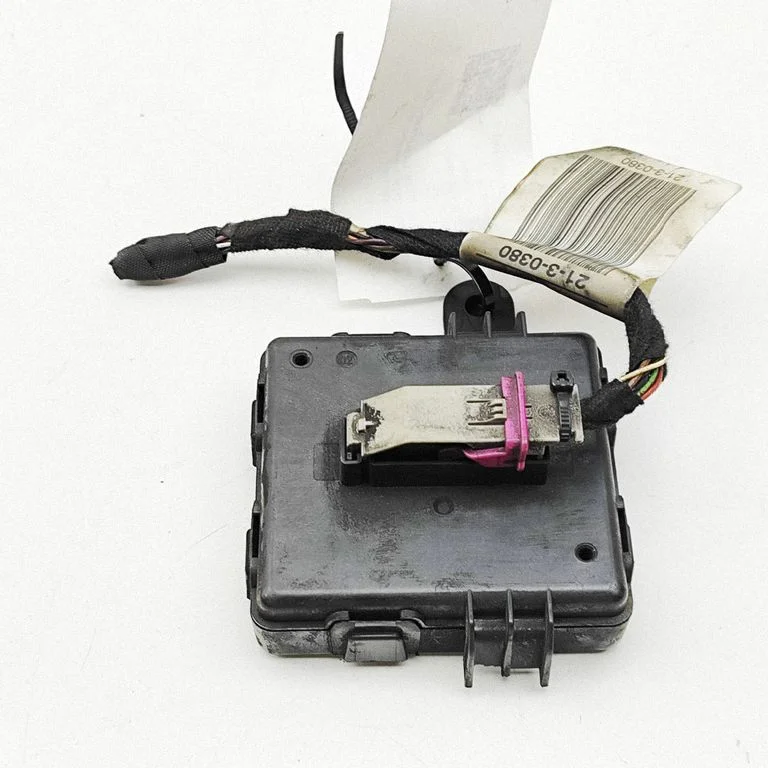 Bezatslēgas sistēmas KESSY (keyless) vadības bloks/modulis – Audi Q4 e-tron (2021-)