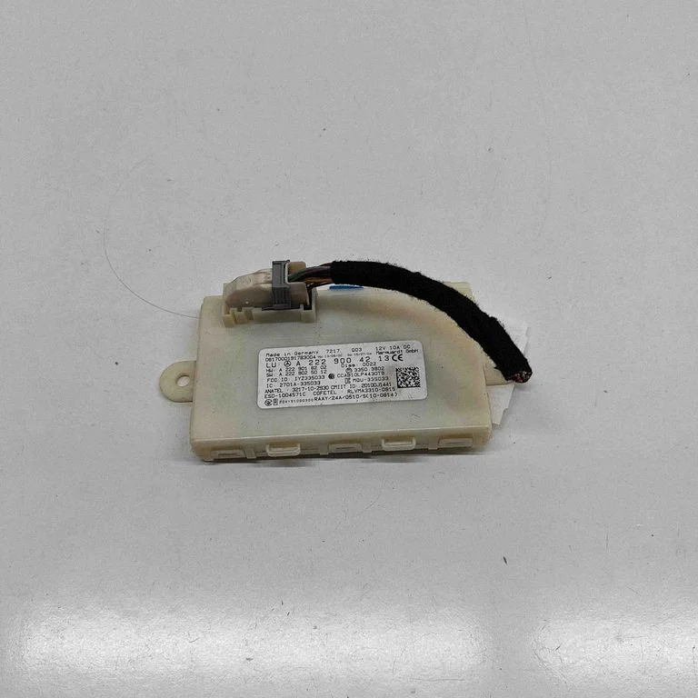 Bezatslēgas sistēmas KESSY (keyless) vadības bloks/modulis – Mercedes-Benz C klase W205 (2014-2021)