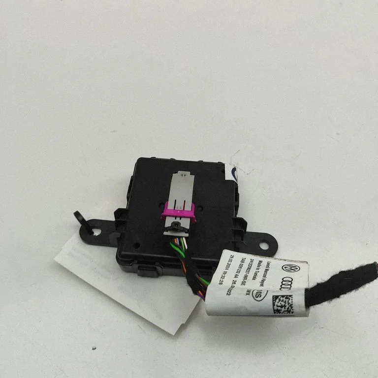 Bezatslēgas sistēmas KESSY (keyless) vadības bloks/modulis – Audi Q4 e-tron (2021-)