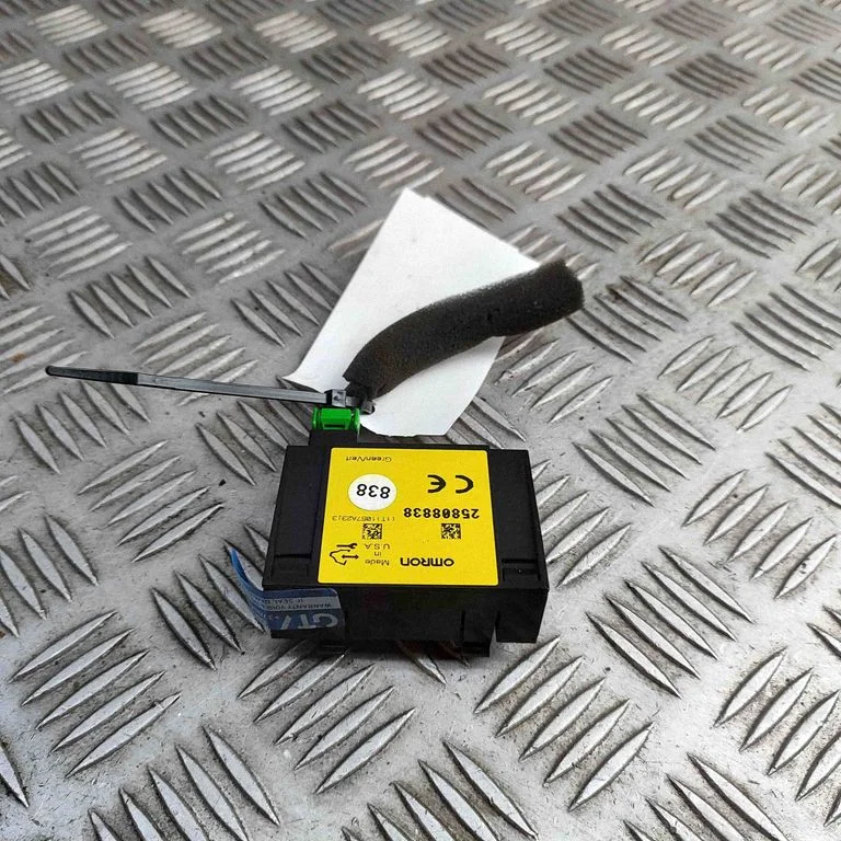 Bezatslēgas sistēmas KESSY (keyless) vadības bloks/modulis 25808838