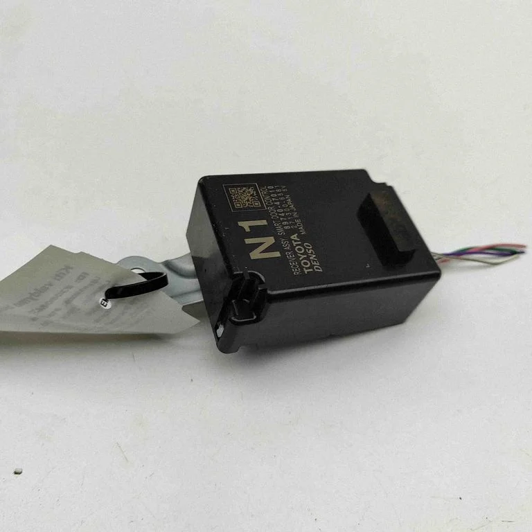 Võtmeta süsteemi KESSY (keyless) juhtplokk/moodul 8974047010
