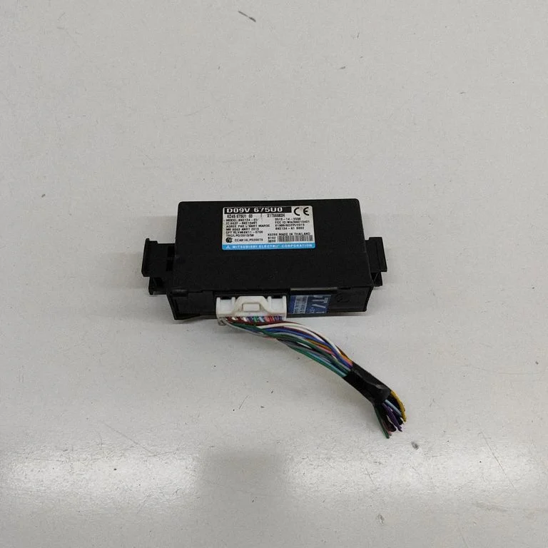 Bezatslēgas sistēmas KESSY (keyless) vadības bloks/modulis D09V675U0