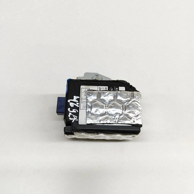 Bezatslēgas sistēmas KESSY (keyless) vadības bloks/modulis 2713000712