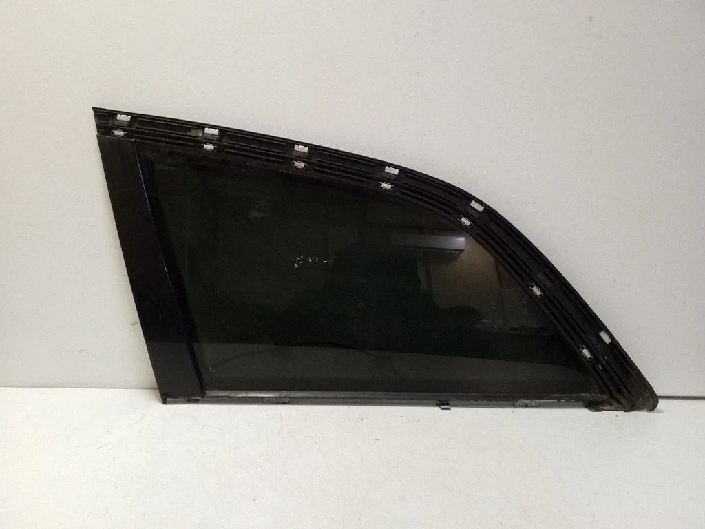 Szyba boczna tylna (karoseria) 4L0845299