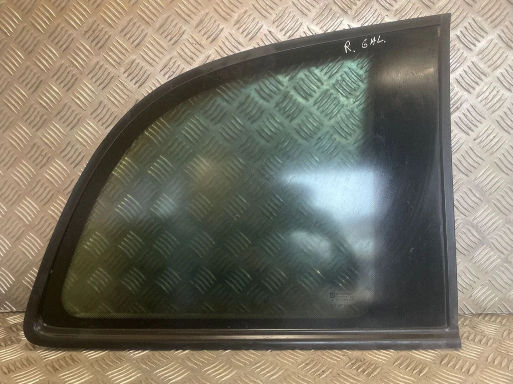 Rear side window 43R007028