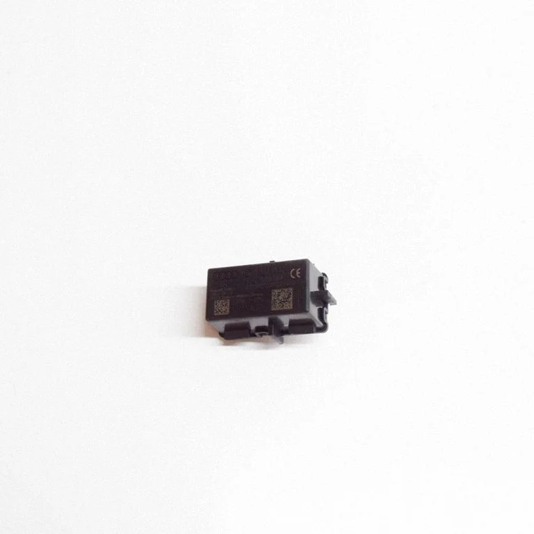 Bezatslēgas sistēmas KESSY (keyless) vadības bloks/modulis 4H0909131