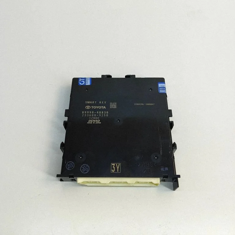 Võtmeta süsteemi KESSY (keyless) juhtplokk/moodul 8999048830
