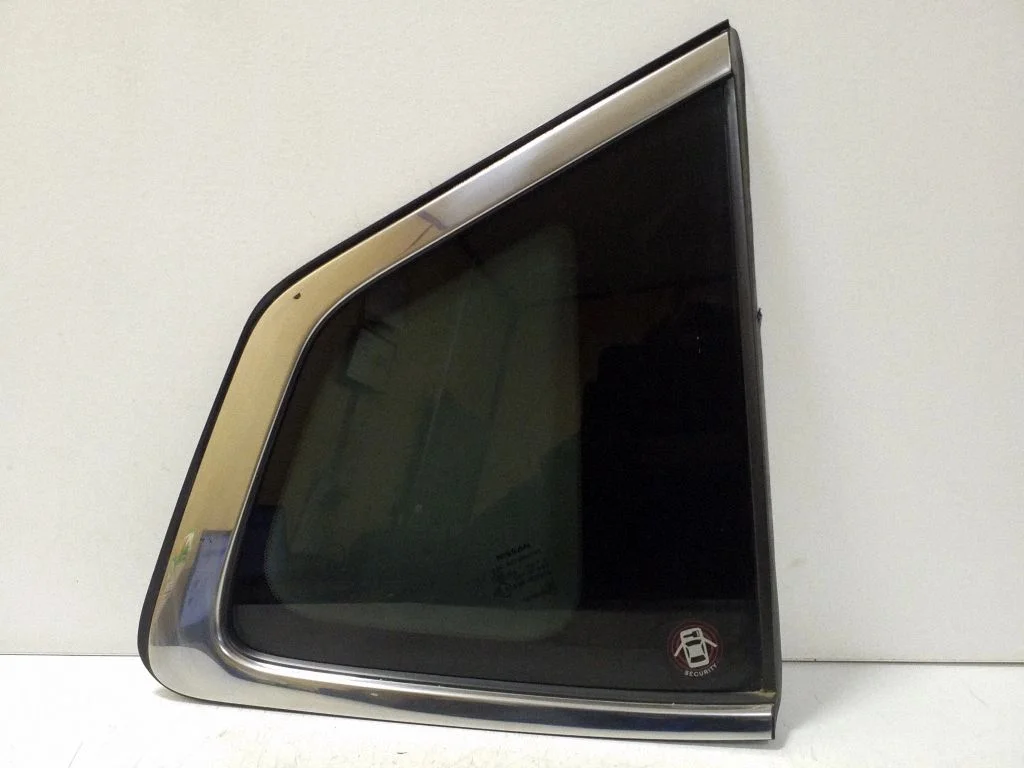 Rear side window E643R007953