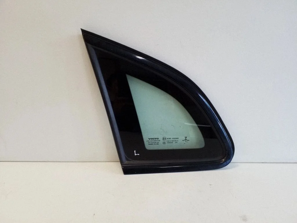 Rear side window – Volvo V40 (2012-2019)