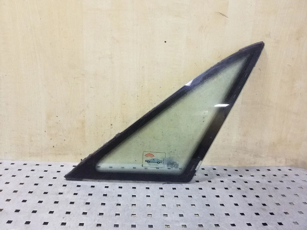 Rear side window – right