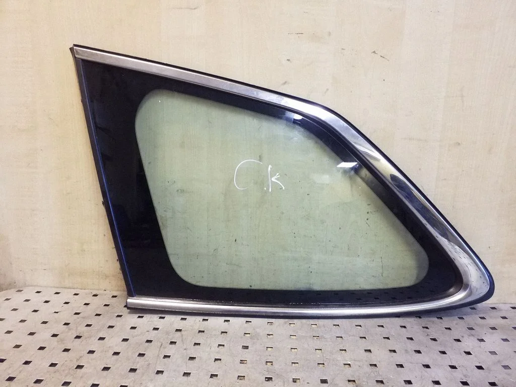 Tagumine kere külgklaas – Subaru Outback (2009-2014)
