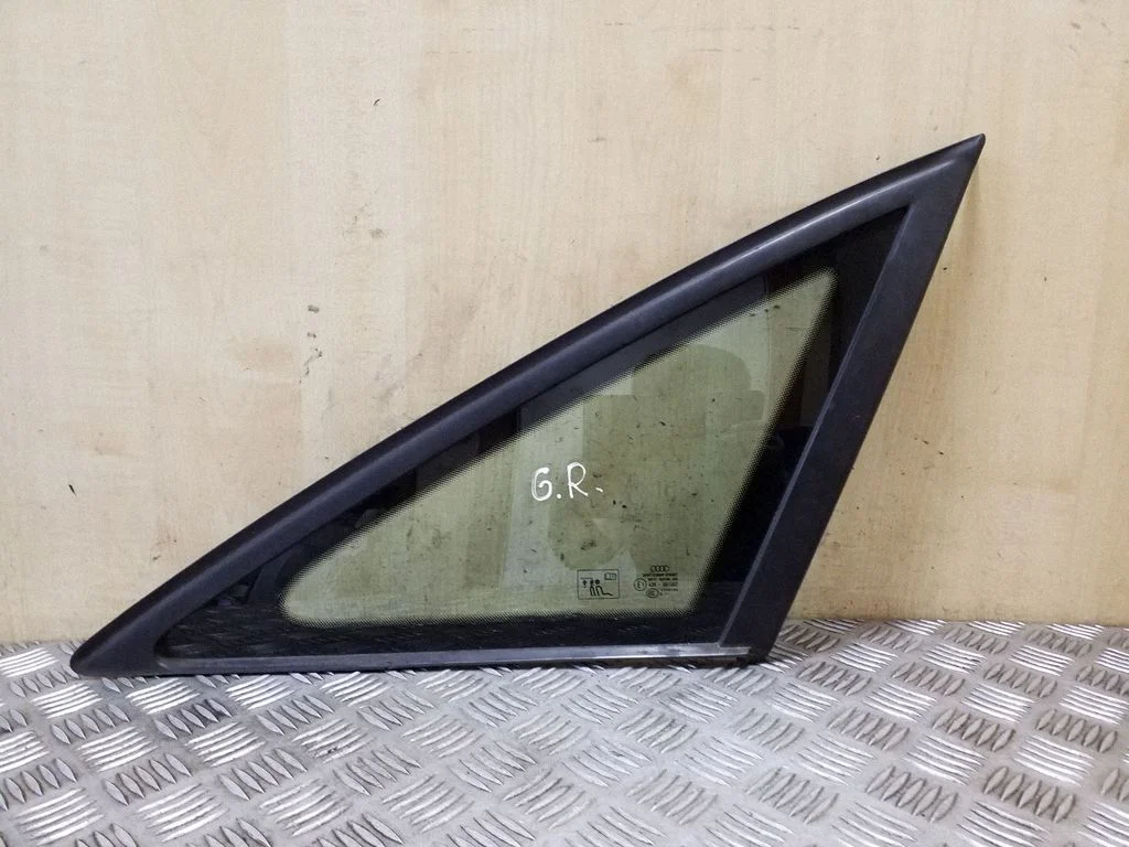 Szyba boczna tylna (karoseria) 4G5845300
